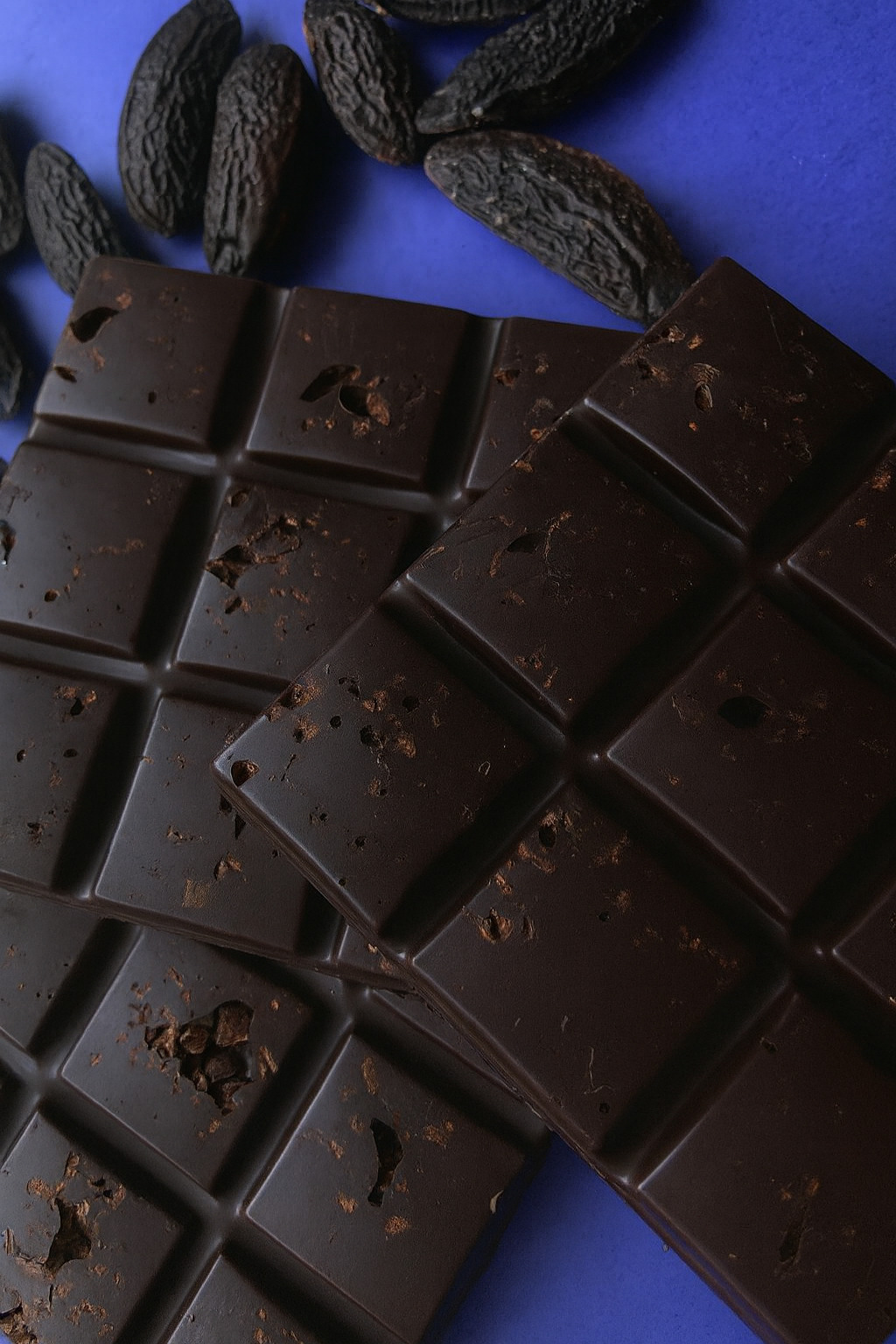 100% cacao bar sweetened only with dates